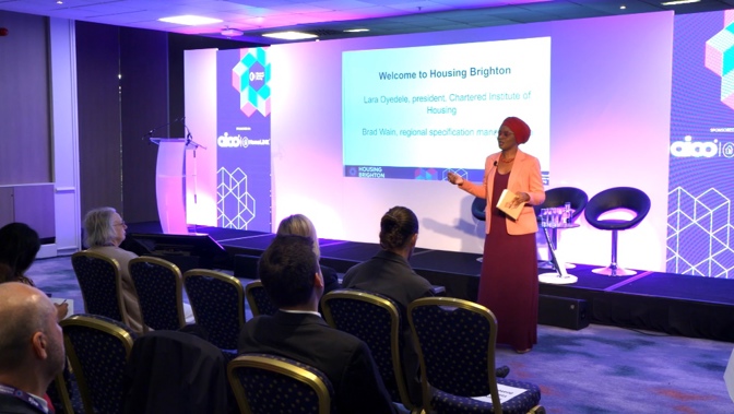 Lara Oyedele delivering presentation